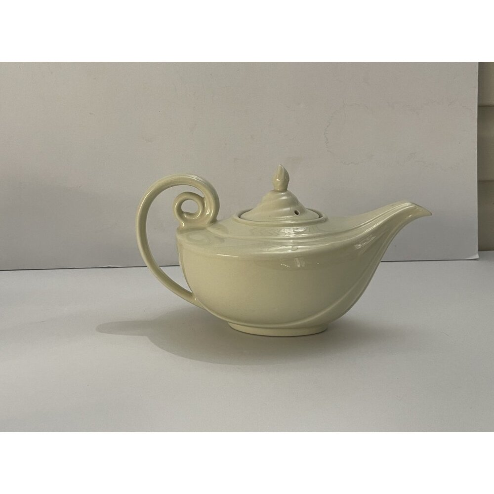 Vintage Hall China Aladdin Genie Lamp Teapot